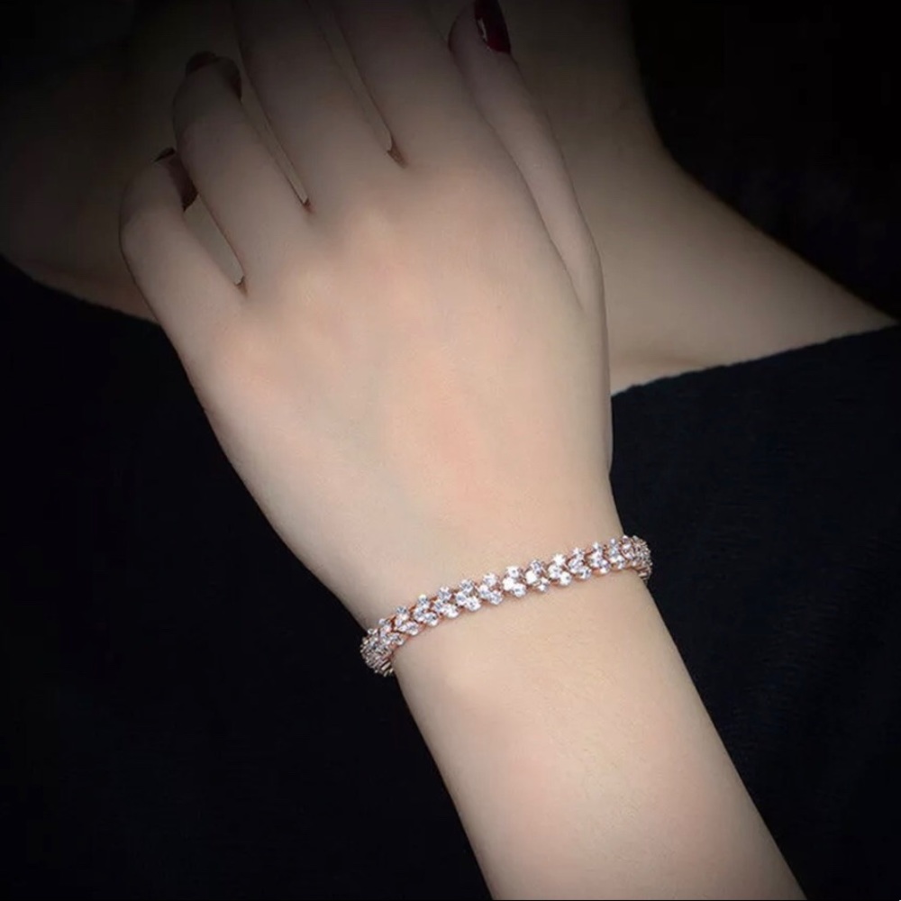 BLING! Gorgeous Multi Crystal Tennis Bracelet - Picture 2 of 4